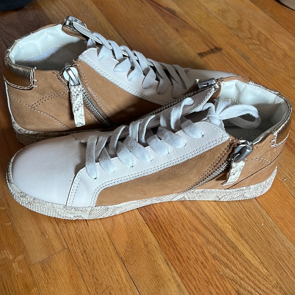 Dolce Vita Sneakers